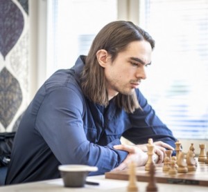 Micke tänker. Foto Lars YHedlund